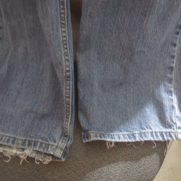 Levi's Men's Signature Boot Cut Denim Jeans - Size 40 x 32. - Picture 3 of 12